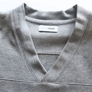 ALPHA TAURI 2016 Infinity Red Bull Racing V-neck